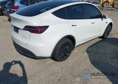 2022 Tesla Model Y Long Range Dual Motor All-Wheel Drive z USA, uszkodzony, nr VIN 7SAYGDEE8NA018670